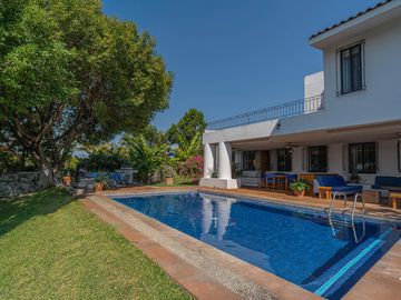 Casa en venta en Fracc. Colinas de Santa Fe, en Xochitepec, Morelos