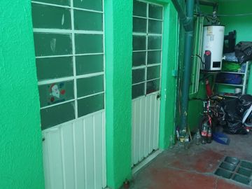 Casa con 6 departamentos en la Nueva Atzacoalco, GAM