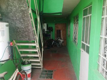 Casa con 6 departamentos en la Nueva Atzacoalco, GAM