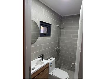 Tu Sueño en Vitacura: Casa 100% remodelada