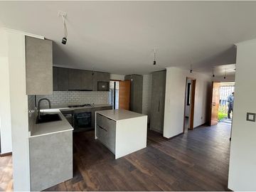 Tu Sueño en Vitacura: Casa 100% remodelada