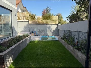 Tu Sueño en Vitacura: Casa 100% remodelada