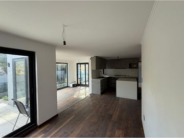 Tu Sueño en Vitacura: Casa 100% remodelada