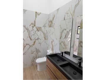 Tu Sueño en Vitacura: Casa 100% remodelada
