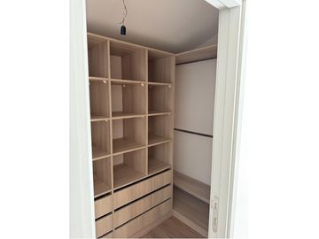 Tu Sueño en Vitacura: Casa 100% remodelada