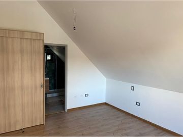 Tu Sueño en Vitacura: Casa 100% remodelada