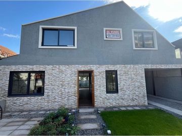 Tu Sueño en Vitacura: Casa 100% remodelada