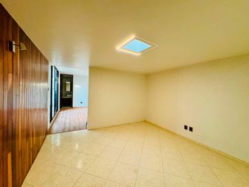 CASA EN VENTA REMODELADA 49 PONIENTE A PIE DE CALLE SOBRE AVENIDA COMERCIAL