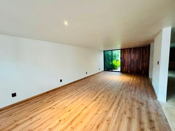 CASA EN VENTA REMODELADA 49 PONIENTE A PIE DE CALLE SOBRE AVENIDA COMERCIAL