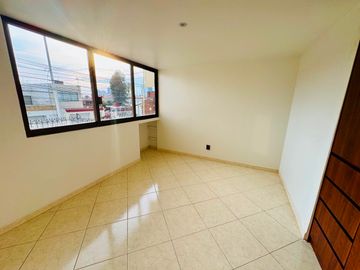CASA EN VENTA REMODELADA 49 PONIENTE A PIE DE CALLE SOBRE AVENIDA COMERCIAL