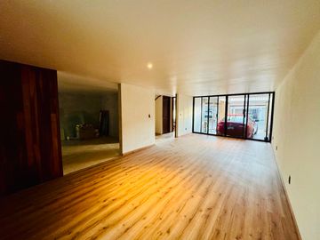 CASA EN VENTA REMODELADA 49 PONIENTE A PIE DE CALLE SOBRE AVENIDA COMERCIAL