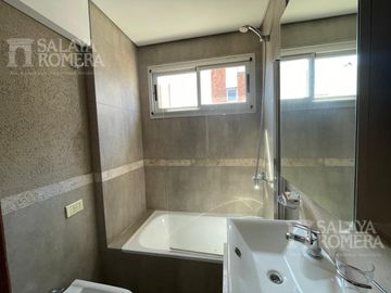 Departamento  en venta en Olivos, piso alto 4 ambientes