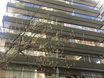 Departamento  en venta en Olivos, piso alto 4 ambientes