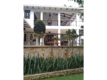 Finca en venta en parcelación cerrada - Santa Elena El Cerrito Valle