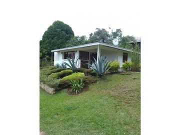 Finca en venta en parcelación cerrada - Santa Elena El Cerrito Valle