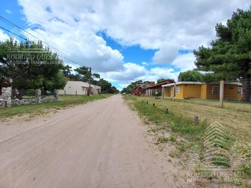 Hermoso Chalet   Cabaña en lote de 500m2, a metros del mar!!  Nueva Atlantis.