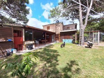 Hermoso Chalet   Cabaña en lote de 500m2, a metros del mar!!  Nueva Atlantis.