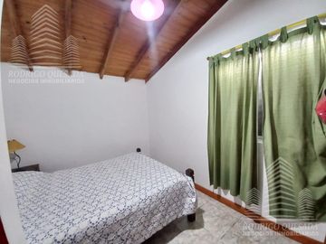 Hermoso Chalet   Cabaña en lote de 500m2, a metros del mar!!  Nueva Atlantis.