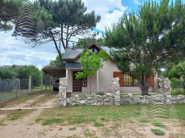 Hermoso Chalet   Cabaña en lote de 500m2, a metros del mar!!  Nueva Atlantis.