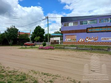 Hermoso Chalet   Cabaña en lote de 500m2, a metros del mar!!  Nueva Atlantis.