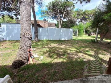 Hermoso Chalet   Cabaña en lote de 500m2, a metros del mar!!  Nueva Atlantis.