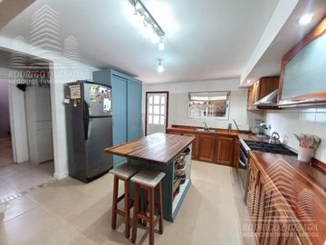 Hermoso Chalet   Cabaña en lote de 500m2, a metros del mar!!  Nueva Atlantis.