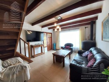 Hermoso Chalet   Cabaña en lote de 500m2, a metros del mar!!  Nueva Atlantis.