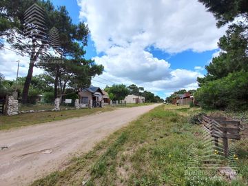 Hermoso Chalet   Cabaña en lote de 500m2, a metros del mar!!  Nueva Atlantis.
