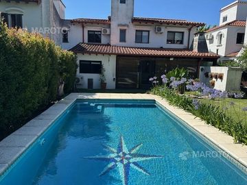 CASA EN VENTA EN BARRIO ARANJUEZ CON CUATRO DORMITORIOS