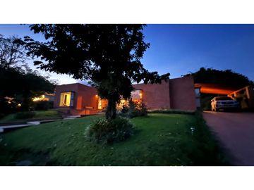ARRIENDO CASA CON 3 HABIT. EN PARCELACION LLANOGRANDE