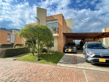 Linda casa en Chia, Condominio La Esperanza con piscina