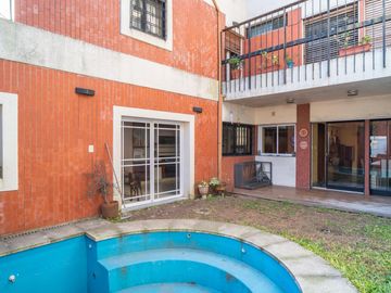 Casa de 5 Ambientes con parque y pileta. Villa Urquiza