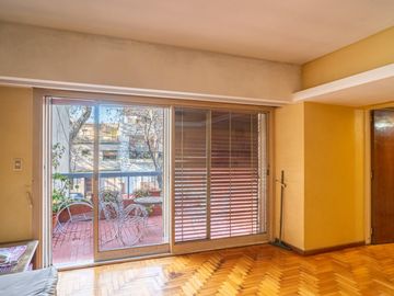 Casa de 5 Ambientes con parque y pileta. Villa Urquiza