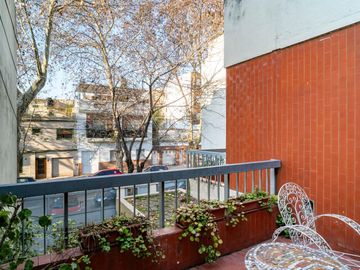 Casa de 5 Ambientes con parque y pileta. Villa Urquiza