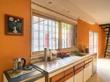 Casa de 5 Ambientes con parque y pileta. Villa Urquiza
