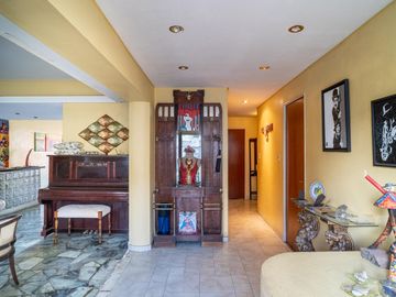 Casa de 5 Ambientes con parque y pileta. Villa Urquiza