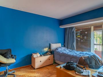 Casa de 5 Ambientes con parque y pileta. Villa Urquiza