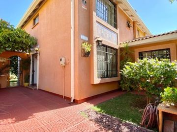 Hermosa Casa en Sector Exclusivo de La Florida