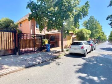Hermosa Casa en Sector Exclusivo de La Florida