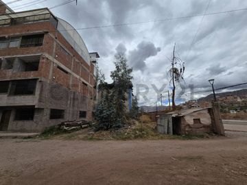 TERRENO EN VENTA A PIE DE AV PRINCIPAL (VIA EXPRESA)