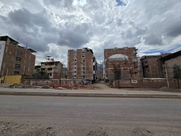 TERRENO EN VENTA A PIE DE AV PRINCIPAL (VIA EXPRESA)