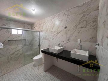 CASA EN VENTA COL. UNIDAD NACIONAL CD MADERO,TAMP