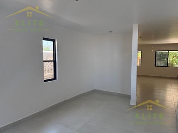 CASA EN VENTA COL. UNIDAD NACIONAL CD MADERO,TAMP