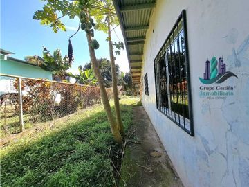 VENDO CASA TRES HABITACIONES Y EN LOTE DE MIL METROS BUGABA