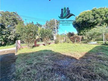 VENDO CASA TRES HABITACIONES Y EN LOTE DE MIL METROS BUGABA