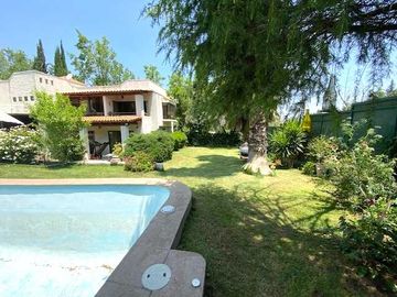 Casa en venta en LO BARNECHEA