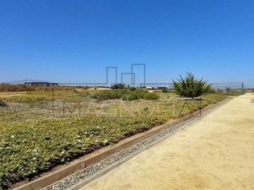 Sitio en Venta en Condominio Agua Dulce, cercano a Huentelauquen.
