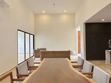 CASA VENTA MÉRIDA, DIVINA, UNA PLANTA, SUPER EQUIPADA, 4 RECÁMARAS, PRANA DZITYÁ