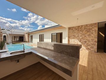 CASA VENTA MÉRIDA, DIVINA, UNA PLANTA, SUPER EQUIPADA, 4 RECÁMARAS, PRANA DZITYÁ
