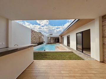 CASA VENTA MÉRIDA, DIVINA, UNA PLANTA, SUPER EQUIPADA, 4 RECÁMARAS, PRANA DZITYÁ